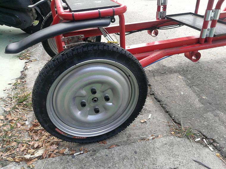 Add solid tires for rear wheels-Electic light lorry Add solid tires for rear wheels-Electic light lorry